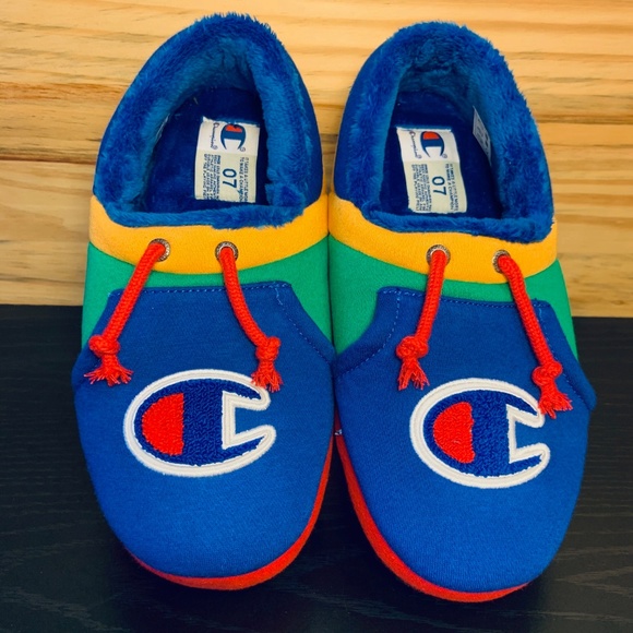 New Champion Women's University Plush Slippers - Picture 2 of 8